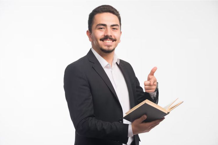 15 Contoh Catatan Wali Kelas Beri Motivasi di Rapor Kenaikan Kelas, Inspirasi untuk Guru