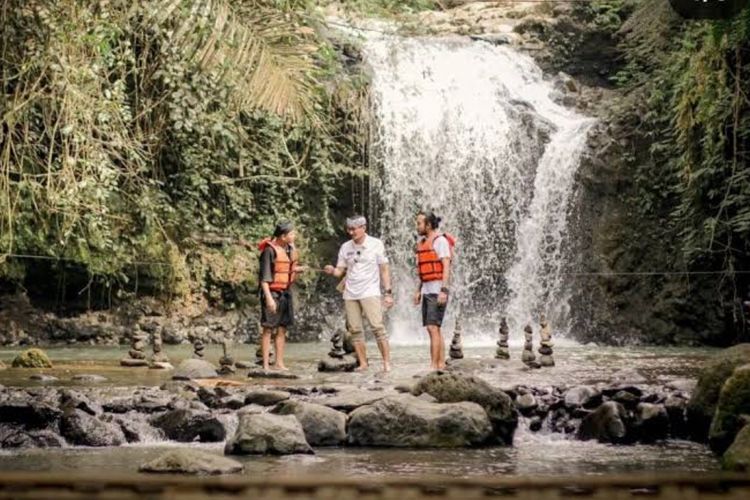 Pesona Curug Ciangin: Menyejukkan Diri di Tengah Keheningan Subang
