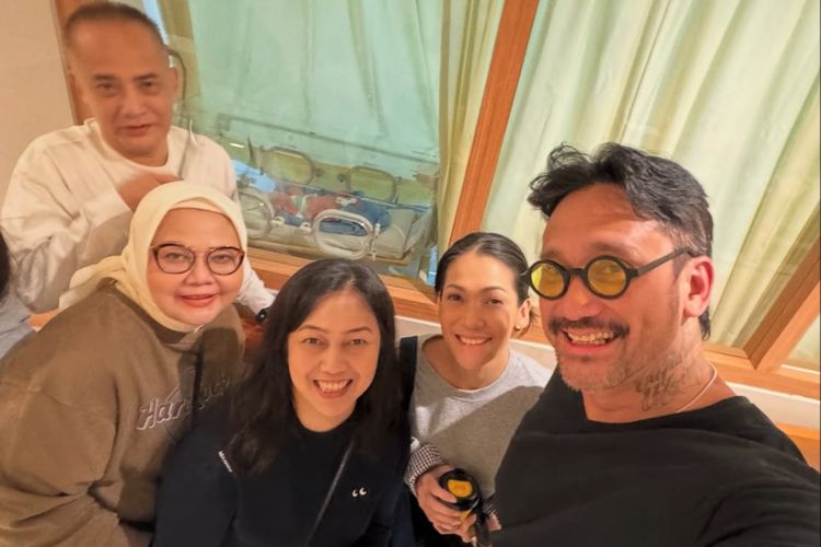 Tora Sudiro Resmi Jadi Kakek, Putri Sulungnya Melahirkan Putra Pertama!