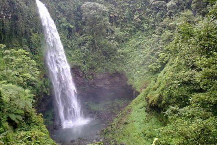 Wisata Curug Cipurut: Keindahan Air Terjun di Kaki Gunung Burangrang Purwakarta