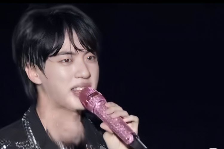 Kejutan Manis di Konser Jin BTS: Suga, Jimin, Jungkook Bikin ARMY Haru Biru!