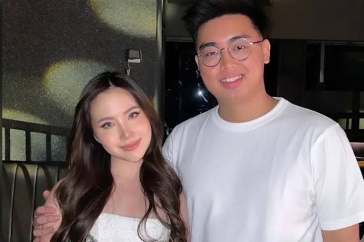 Viral Potret Mesra Timothy Ronald dan Agatha Chelsea, Isyarat Renggang dengan Hanami Wang?