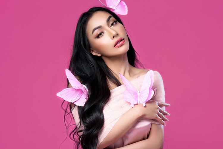 Cantik dan Seksi di Usia 46, Ini Potret Denada Usai Operasi Plastik