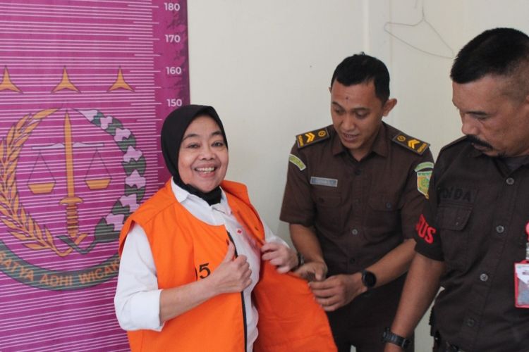 Korupsi Rp 500 Juta Kades Cikujang Sukabumi Heni Mulyani Resmi Ditahan di Lapas Wanita Bandung