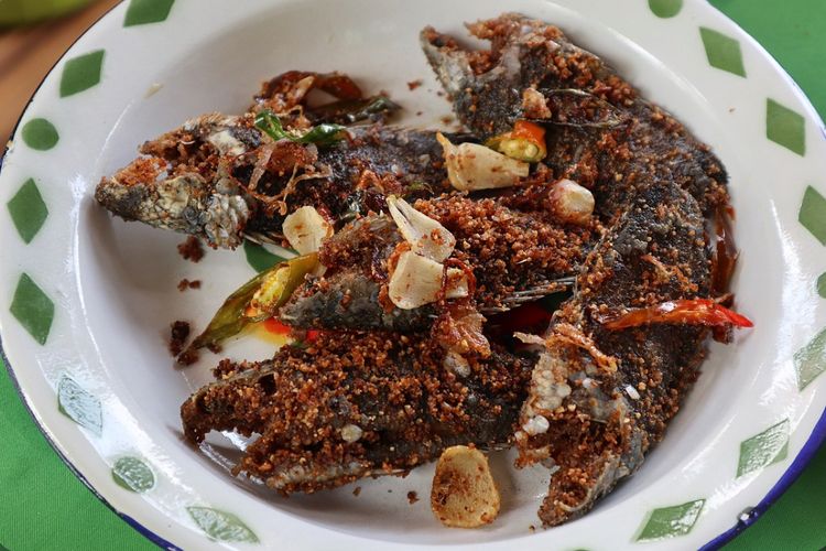 Masak Mudah Hari Ini: Resep Iwak Pakasam Khas Kalimantan yang Menggugah Selera