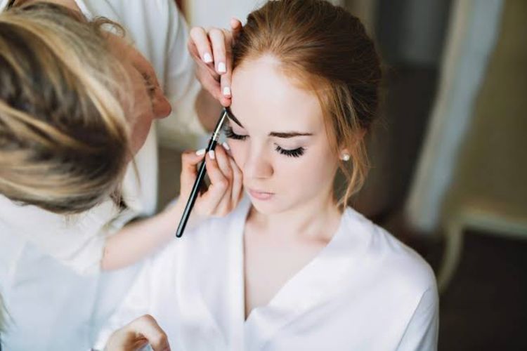 Mengenal 5 Teknik Dasar Makeup yang Wajib Dikuasai Setiap MUA