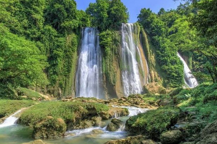 Pesona Curug Cikaso: Keindahan Tiga Air Terjun Megah di Jantung Sukabumi