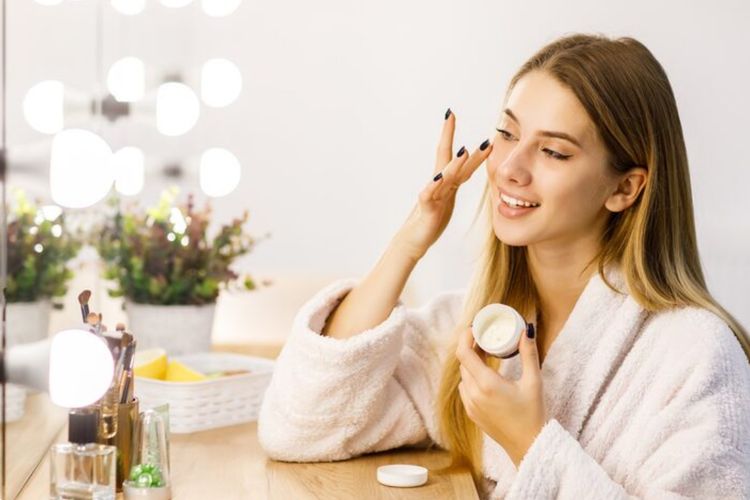 Urutan Skincare Sebelum Makeup agar Hasilnya Lebih Flawless dan Menempel Sempurna