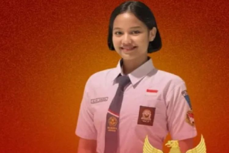 Aliah Sakira: Pembawa Baki Upacara Penurunan Bendera HUT RI 2025 dari Makassar