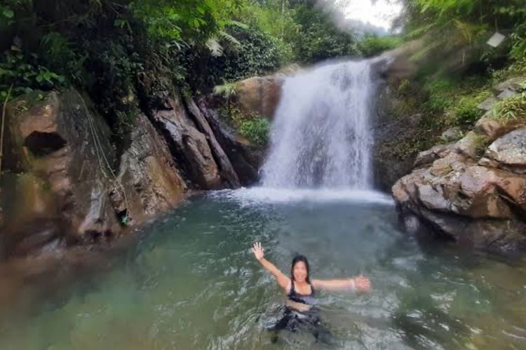Pesona Curug Hordeng: Tirai Alami yang Menawarkan Kedamaian di Hati