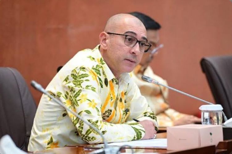 Viral Anggota DPR RI Nasim Khan Usul KAI Sediakan Gerbong Khusus Merokok