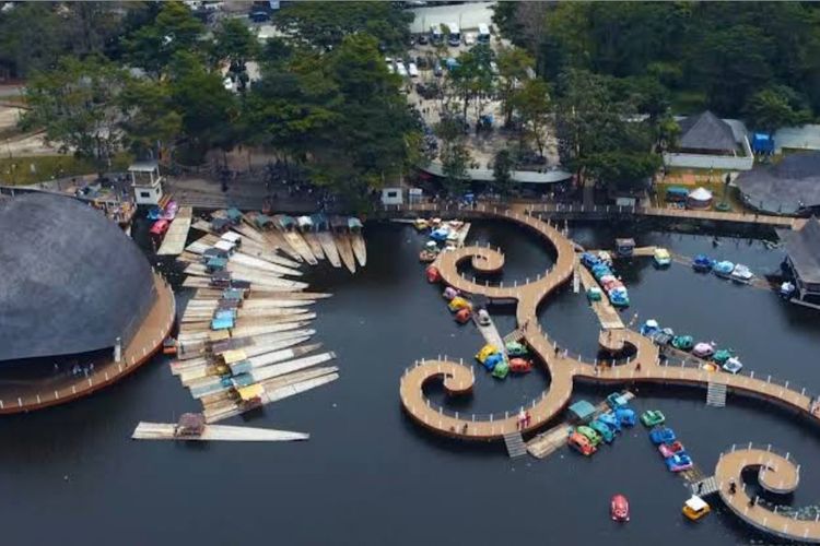 Menikmati Pesona Situ Bagendit: Danau Legendaris di Garut yang Memukau