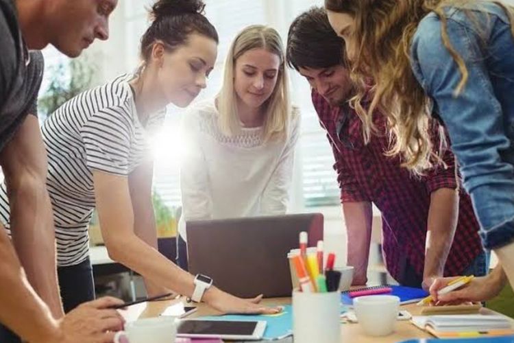 Menjadi Mahasiswa Aktif: 3 Tips Ikut Organisasi Tanpa Kehilangan Fokus Kuliah