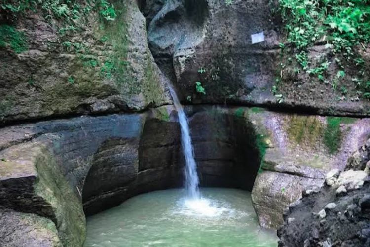 Leuwi Jubleg: Potret Keindahan Alam Garut yang Bikin Betah