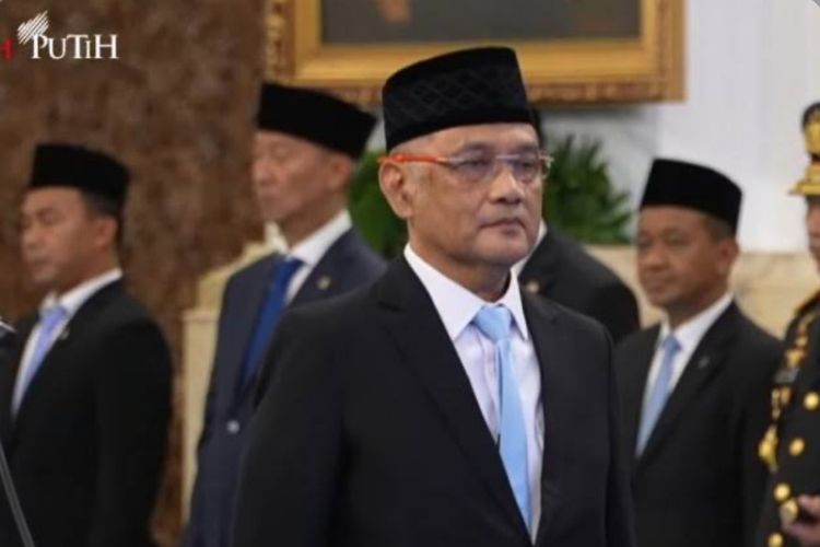 Cucu KH Hasyim Asy’ari Resmi Jabat Menteri Haji Pertama Indonesia