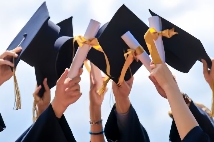 Kuliah Karyawan? Ini 3 Tips Memilih Jurusan yang Mendukung Karier dan Pekerjaan