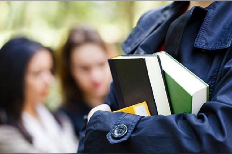 Pentingnya Dukungan Keluarga dan Teman untuk Anda yang Kuliah Karyawan