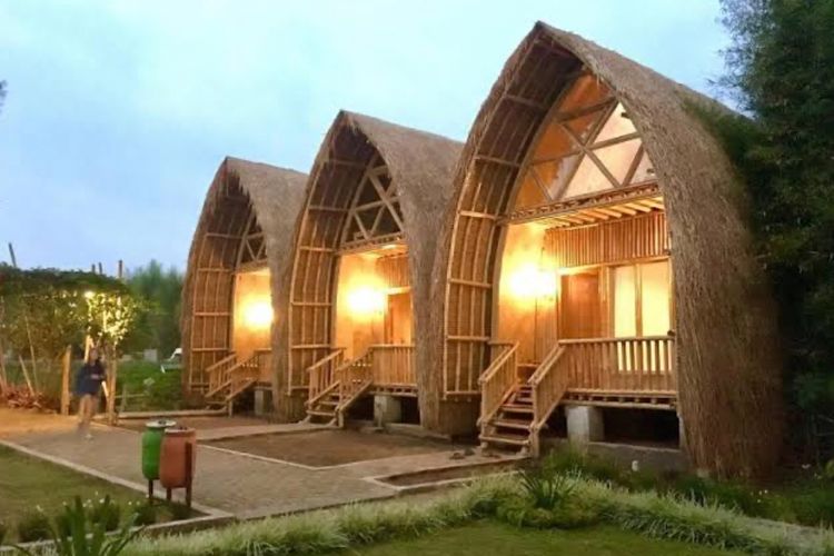 Villa ChavaMinerva Bambu, Oase Asri dengan Glamping Berdesain Adat di Lembang