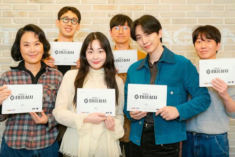 Bertabur Bintang! Ini Profil Deretan Pemain Drakor Typhoon Family yang Sudah Tayang