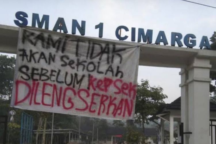 Dugaan Kekerasan Kepala Sekolah, Ratusan Siswa SMAN 1 Cimarga Mogok Belajar