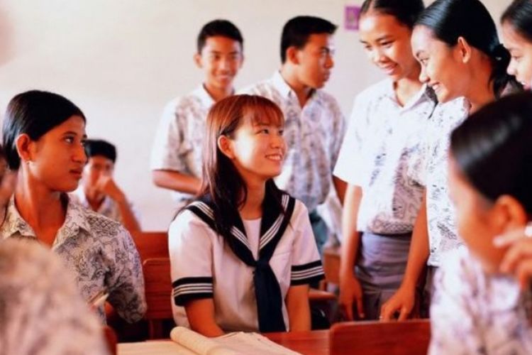 5 Cara Mengatasi Rasa Takut dan Canggung Saat Pindah ke Sekolah Baru