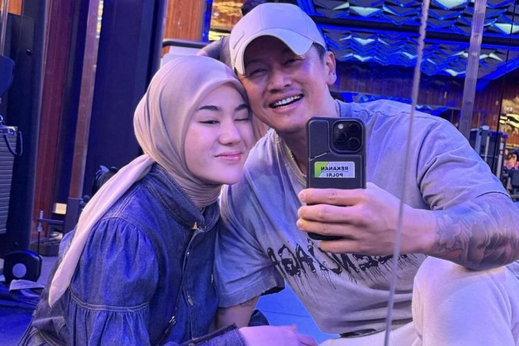 Drama Pernikahan Clara Shinta dan Muhammad Alexander: Foto Mantan Jadi Pemicu Perceraian