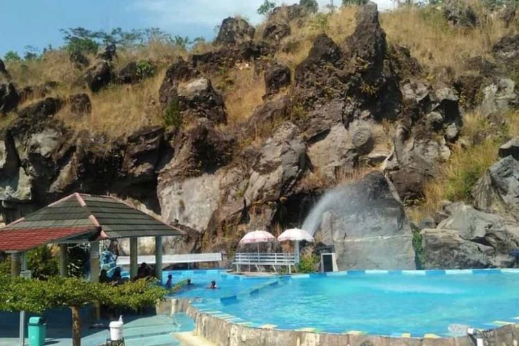 Taman Batu Hanjuang: Rekreasi Alam yang Asri dan Ramah Keluarga