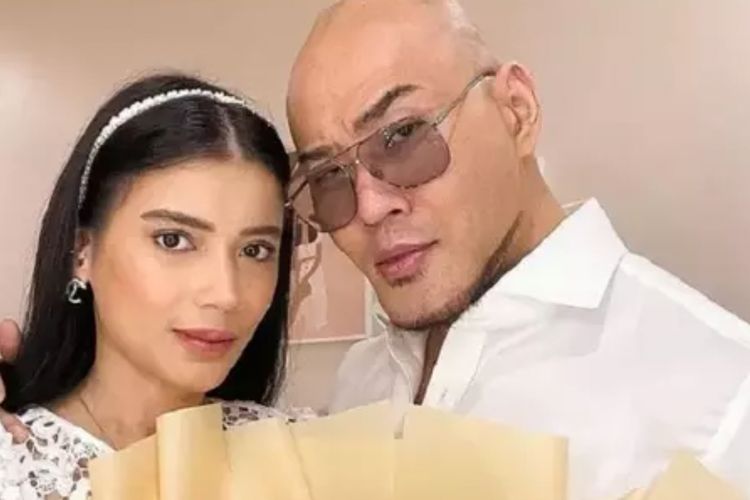 Dugaan Netizen Benar! Deddy Corbuzier dan Sabrina Chairunnisa Berakhir Cerai