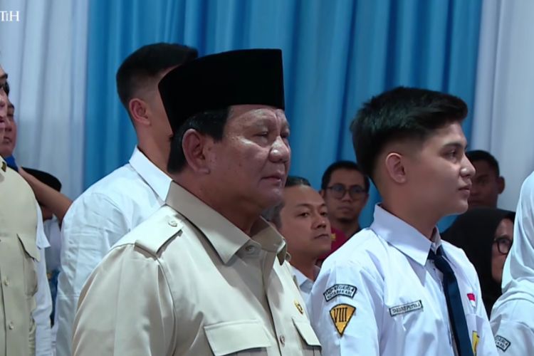 Prabowo Resmikan Smartboard di SMPN 4 Bekasi: Dorong Digitalisasi Pendidikan