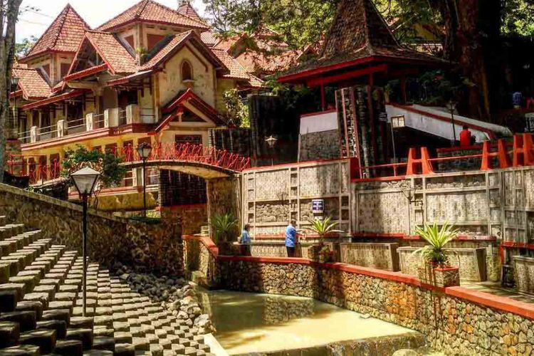 Jelang Natal, Yuk Intip Kemewahan Gua Maria Sendangsono