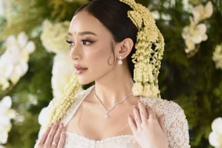 Trending! Pernikahan Amanda Zahra dengan Nuansa Sunda yang Memukau