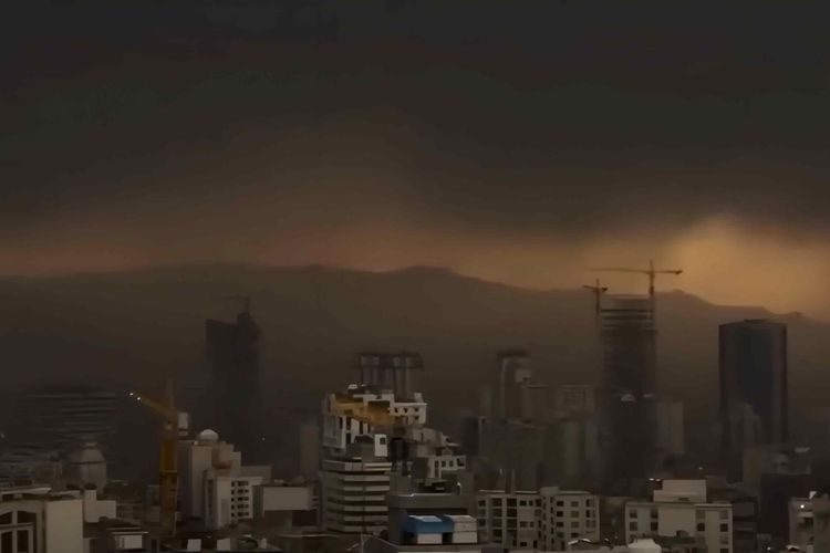 Dampak Kebakaran Depot Bahan Bakar, Teheran Dilanda Fenomena Hujan Minyak