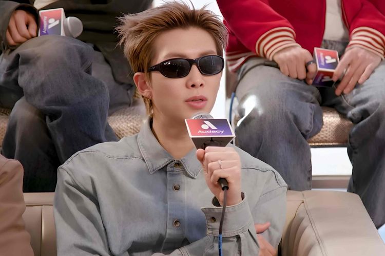 Pentingnya Dukungan Emosional, RM BTS Sebut Member Sebagai Sumber Kebahagiaan Utama
