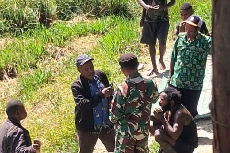 Patroli Intensif Digelar, TNI Lindungi Warga Kembru dari Gangguan OPM Kodap III