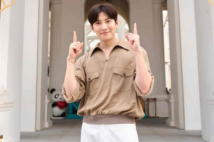 Gandeng Happy Tos, Aktor Ji Chang Wook Salurkan Dana Penjualan Camilan untuk Pendidikan di NTT