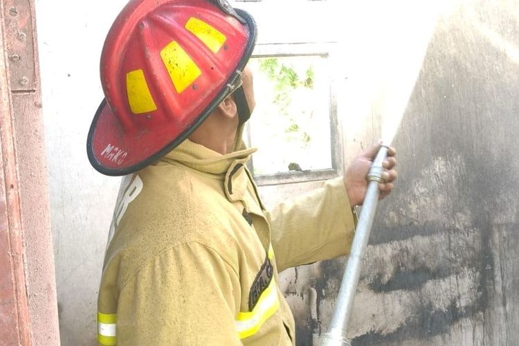 Kebakaran Rumah di Jember Diduga Dipicu Anak Bermain Korek Api, Kerugian Ditaksir Capai Rp25 Juta