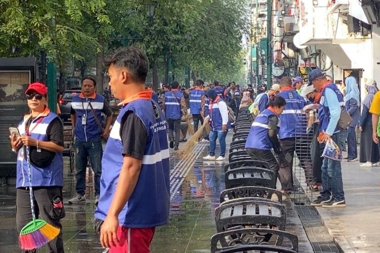Ribuan Warga Turun ke Jalan, Aksi Ngepel Malioboro Jogja Jadi Sorotan pada Hari Lingkungan Hidup Sedunia