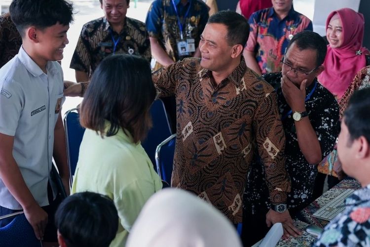 Pantau SPMB 2026 Jateng, Ahmad Luthfi Tegaskan: No Titip-Titip, No Jastip
