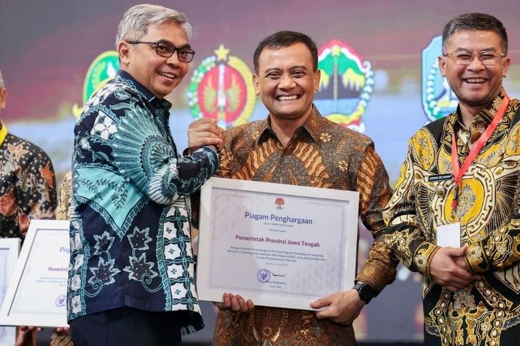 Lampaui Target hingga 289 Persen, Pemprov Jateng Raih Penghargaan ASN Berintegritas dari KPK