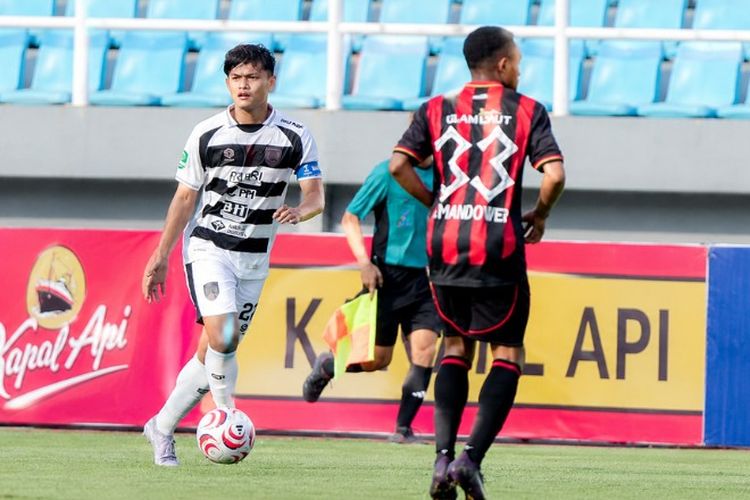 Drama VAR Warnai Persipura vs Kendal Tornado, Penalti Menit 85 Berujung Batal