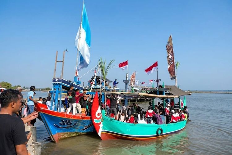 Sedekah Laut dan Sedekah Bumi di Sendang Sekucing Kendal Digelar Bersama, Warga: Semua Jadi Satu
