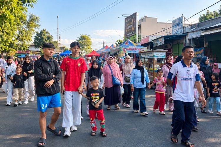 Minggu Pagi Makin Ramai, CFD Sukorejo Kendal Jadi Tempat Warga Olahraga dan Kulineran