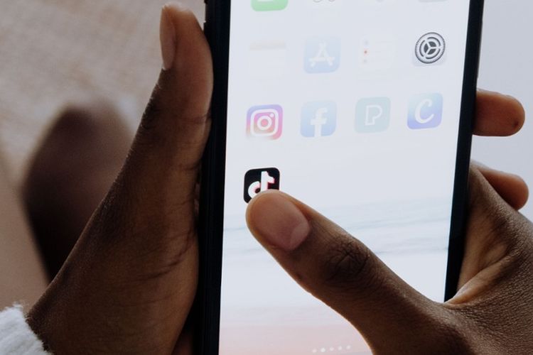 TikTok Nonaktifkan 9 Juta Akun Anak Indonesia, AI Jadi Tantangan Baru 