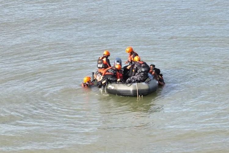 Dua Perahu Nelayan Hilang Kontak di Tiku Agam, 4 Orang Masih Dicari