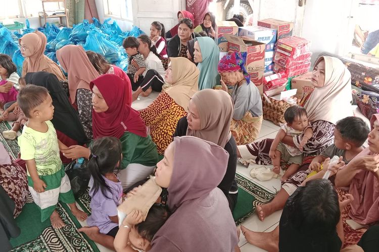Bantu Pemulihan Pascabanjir Padang, Satgas PRR dan Hutama Karya Salurkan Sembako