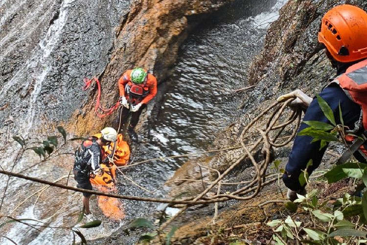 Terjatuh di Air Terjun Robo Harau, Perempuan Asal Padang Pariaman Tewas