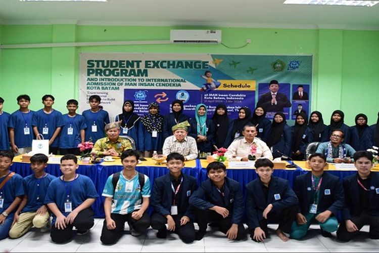 MAN IC Batam Kembangkan Program Pertukaran Pelajar dengan Bumrungsuksa Boarding School Thailand pada Periode April hingga Mei 2024