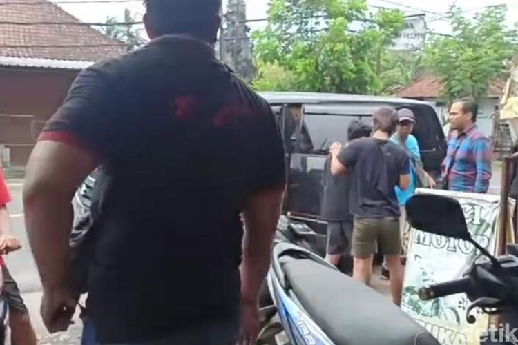 4 Orang Diduga Rusak Baliho Ganjar-Mahfud, Akhirnya Ditangkap