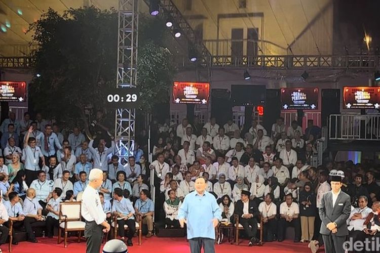 Debat Capres Sesi Pertama Berlangsung Panas, Prabowo dan Anies Saling Ungkit Masa Lalu