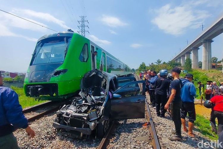 Korban Kecelakaan Kereta Feeder Whoosh dan Minibus, Menjadi 4 Orang